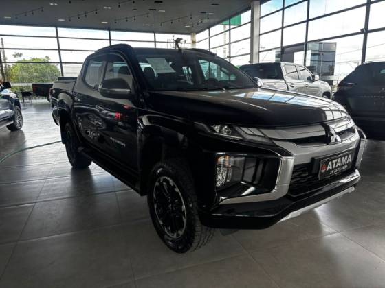 MITSUBISHI L200 TRITON 2.4 16V TURBO DIESEL SPORT HPE CD 4P 4X4 AUTOMÁTICO MITSUBISHI L200 TRITON 2.4 16V TURBO DIESEL SPORT HPE CD 4P 4X4 AUTOMÁTICO